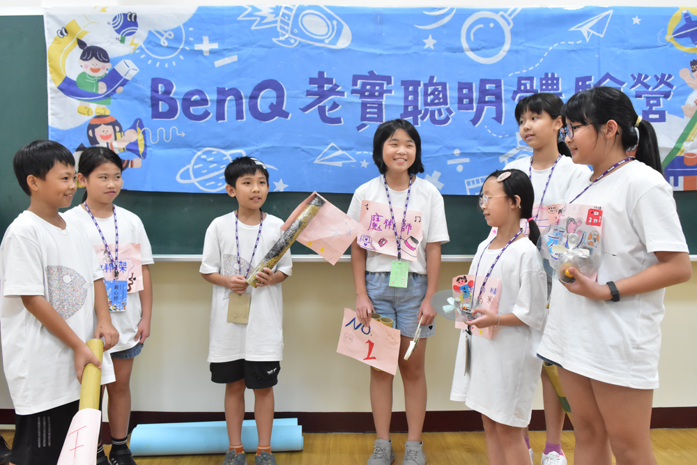 <br />
<b>Notice</b>:  Undefined index: msg_title in <b>/home/gibenqfo/public_html/modules/feature-slider_benq_detail.php</b> on line <b>54</b><br />
