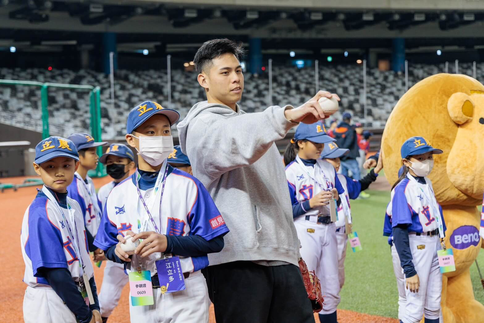 <br />
<b>Notice</b>:  Undefined index: msg_title in <b>/home/gibenqfo/public_html/modules/feature-slider_benq_detail.php</b> on line <b>54</b><br />
