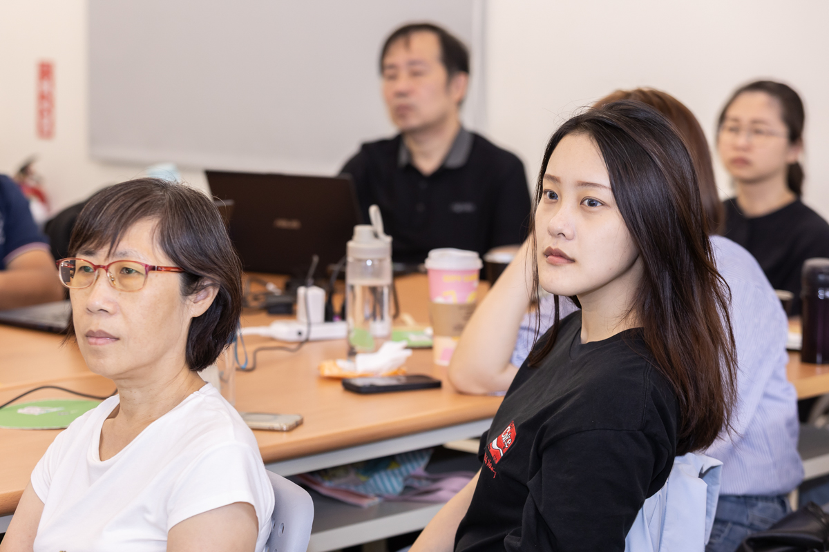 <br />
<b>Notice</b>:  Undefined index: msg_title in <b>/home/gibenqfo/public_html/modules/feature-slider_benq_detail.php</b> on line <b>54</b><br />
