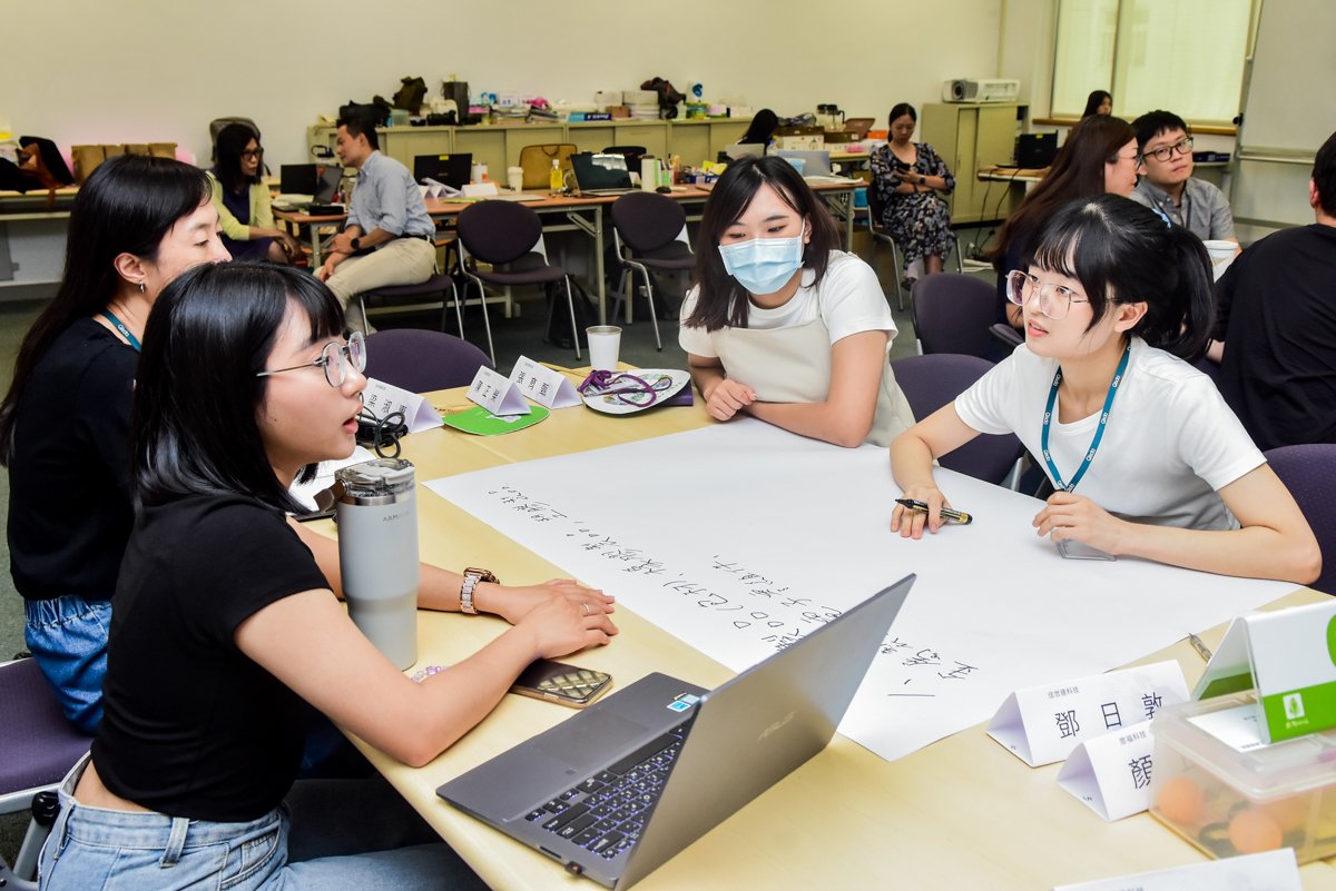 <br />
<b>Notice</b>:  Undefined index: msg_title in <b>/home/gibenqfo/public_html/modules/feature-slider_benq_detail.php</b> on line <b>54</b><br />
