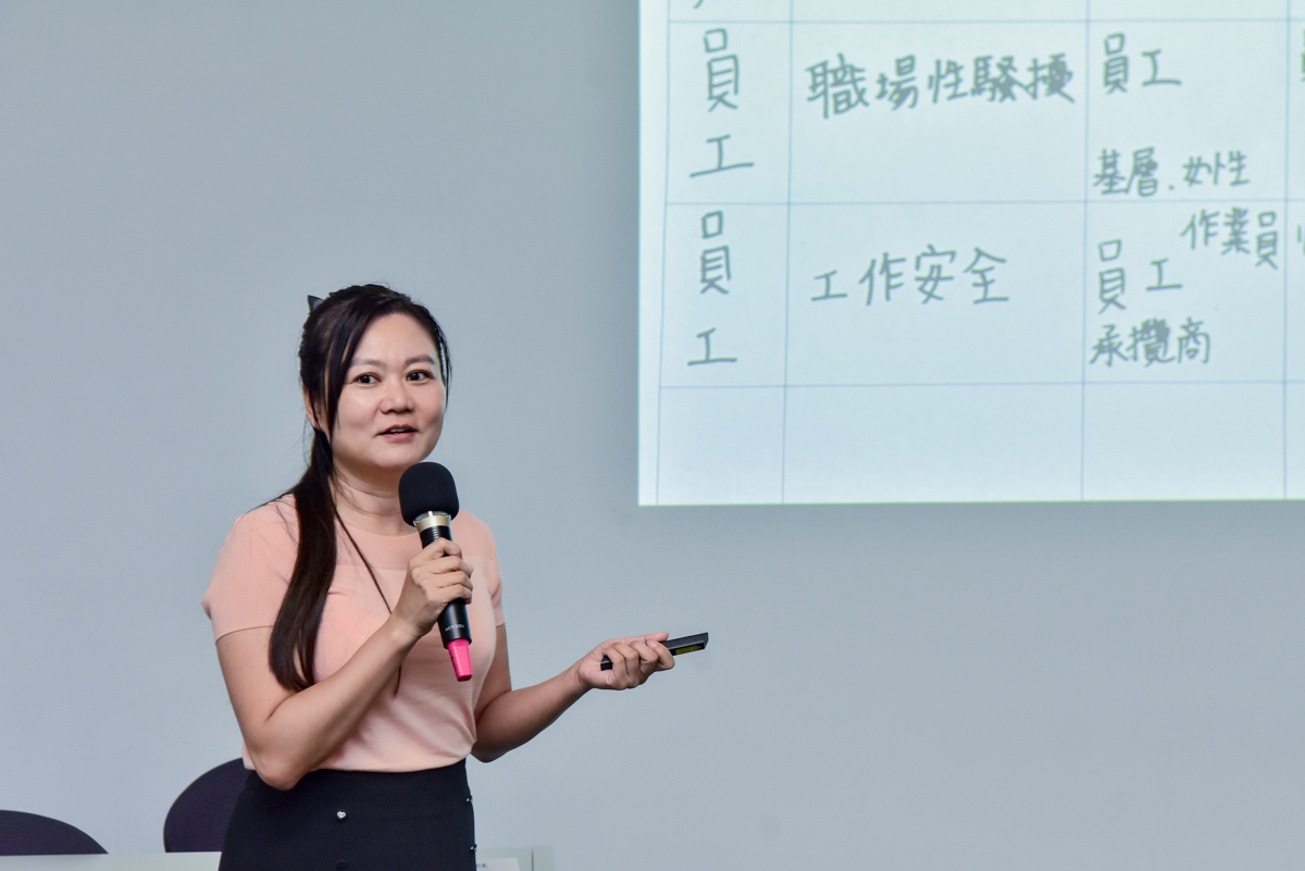 <br />
<b>Notice</b>:  Undefined index: msg_title in <b>/home/gibenqfo/public_html/modules/feature-slider_benq_detail.php</b> on line <b>54</b><br />
