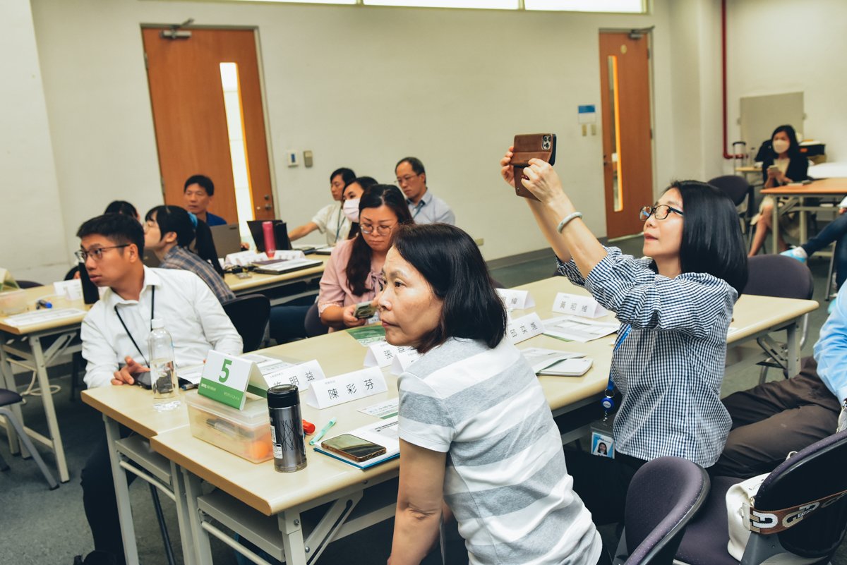 <br />
<b>Notice</b>:  Undefined index: msg_title in <b>/home/gibenqfo/public_html/modules/feature-slider_benq_detail.php</b> on line <b>54</b><br />
