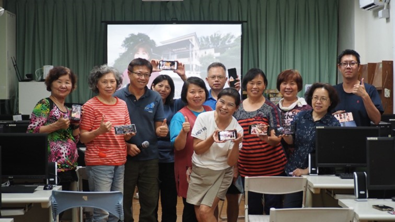 【苗栗縣府新聞】數位機會中心好學習 ─ AI主播報導在地工藝 銅鑼影音新聞實戰